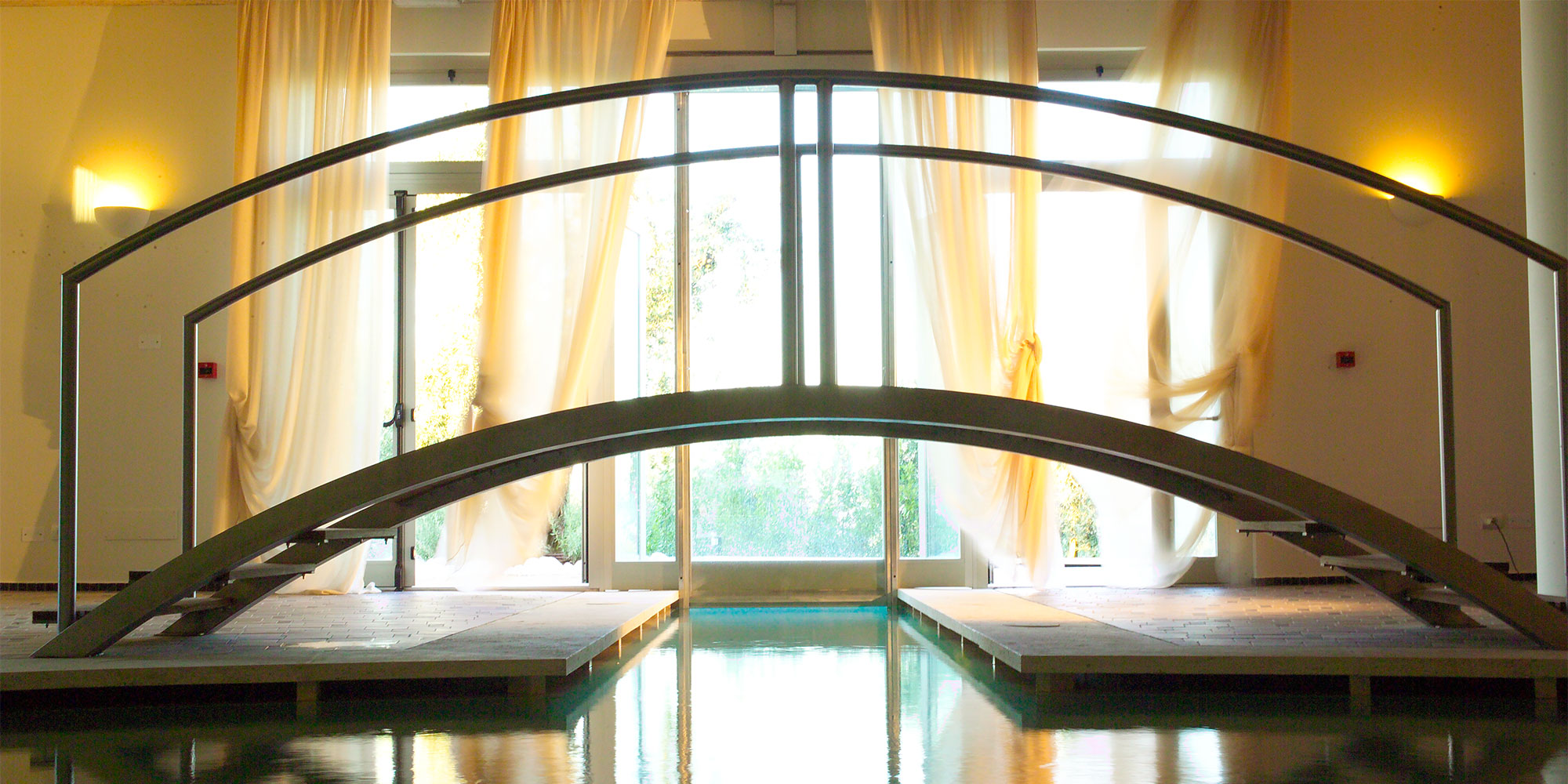 Piscina interna esterna per spa Piscina interna esterna per spa