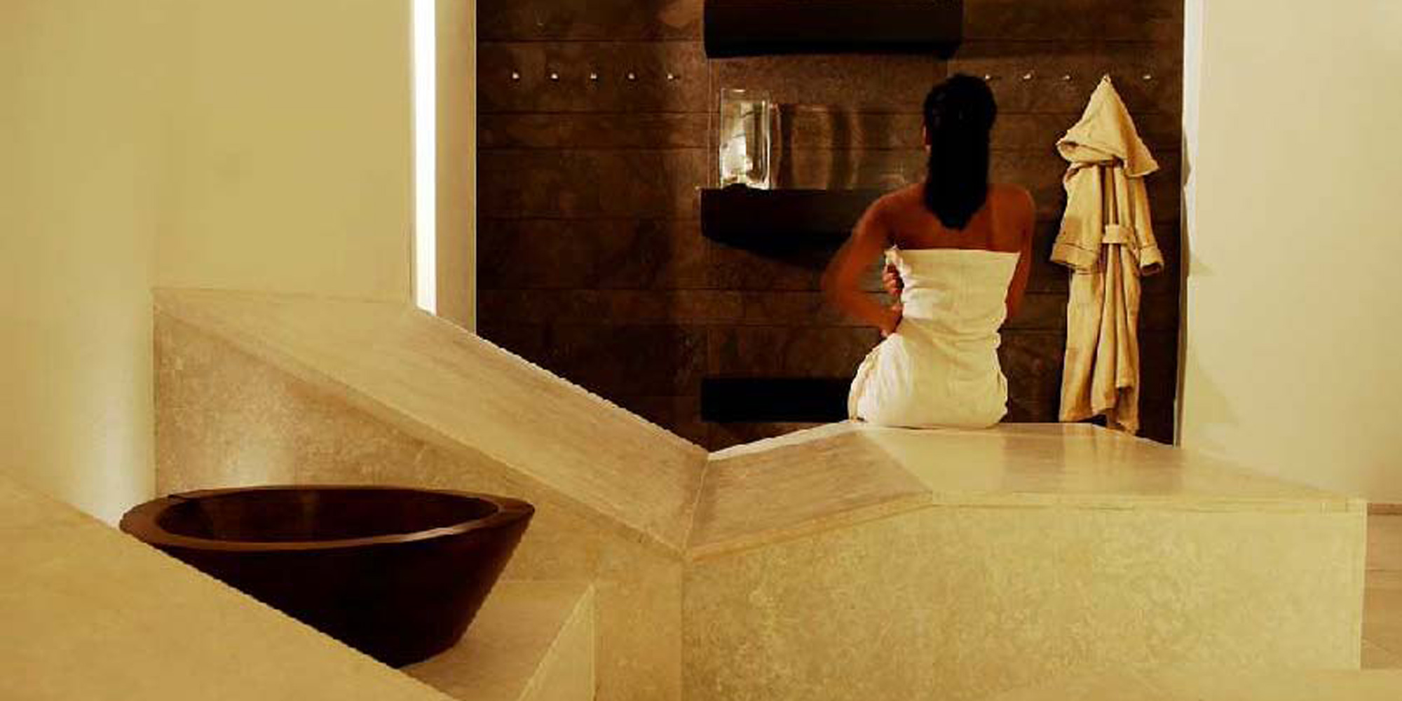 Seduta in marmo per spa